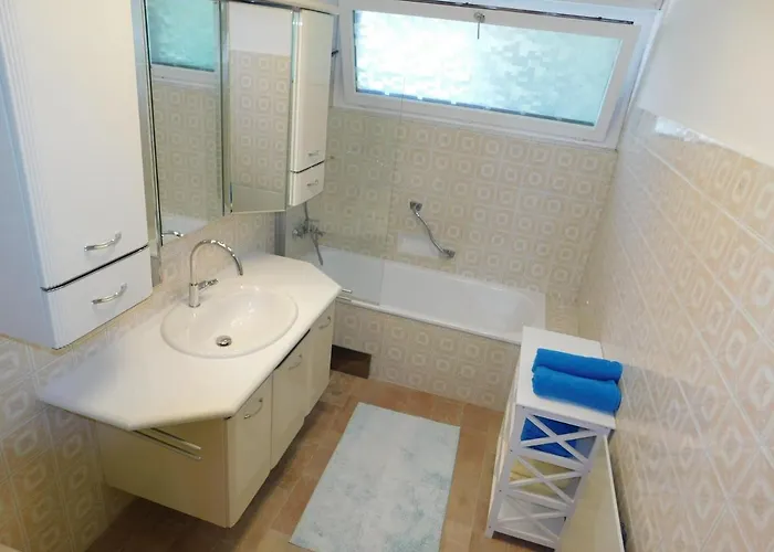 アパート Four Seasons 