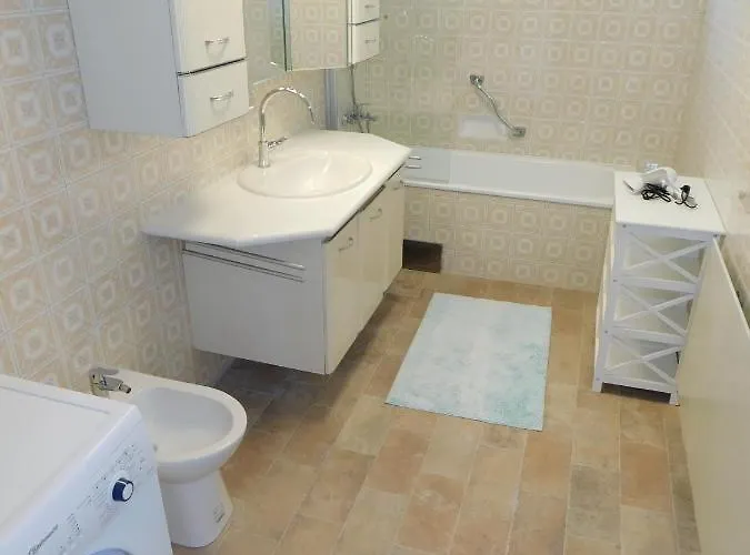 アパート Four Seasons 