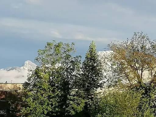 アパート Four Seasons 